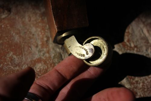 A HOWARD SONS INGLEBY ARMCHAIR - ADDITIONAL PHOTO 3