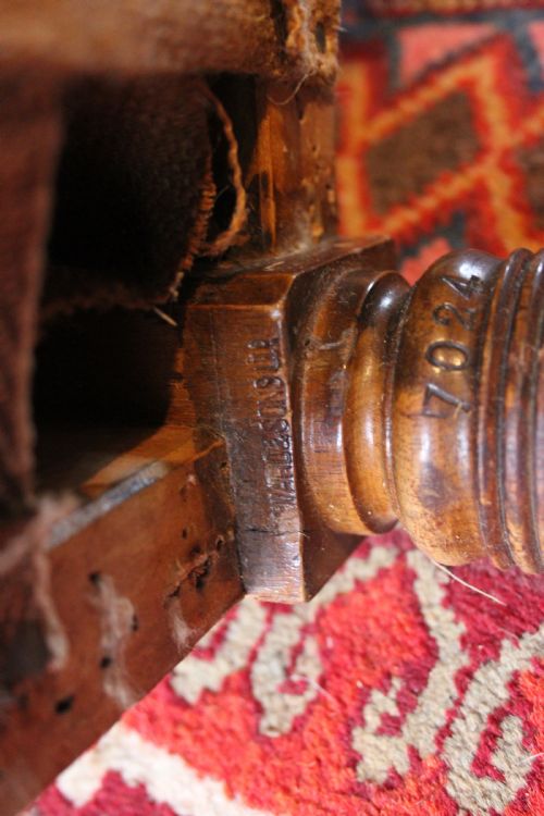 RARE AND UNUSUAL HOWARD AND SONS ARMCHAIR - ADDITIONAL PHOTO 2