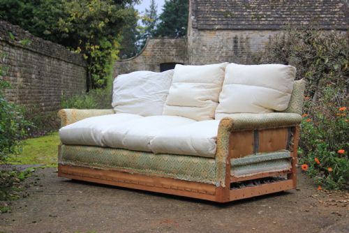 a howard and sons ingleby sofa - CATEGORY: ANTIQUE SOFAS - DATED EDWARDIAN