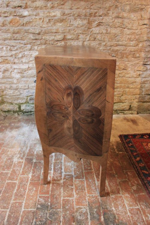 LATE 18TH CENTURY OYSTER VENEER CHEST OF DRAWS - ADDITIONAL PHOTO 1