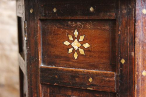 A 19TH CENTURY HOSHIARPUR SIDE TABLE - ADDITIONAL PHOTO 4