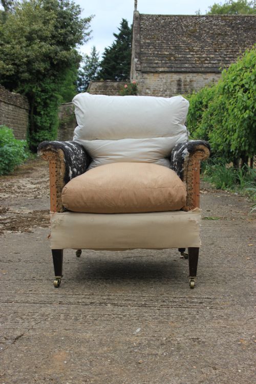 HOWARD STYLE ARMCHAIR - ADDITIONAL PHOTO 1