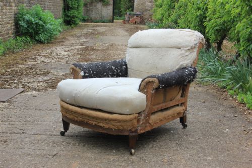DEEP SEATED ENGLISH ARMCHAIR - ADDITIONAL PHOTO 1
