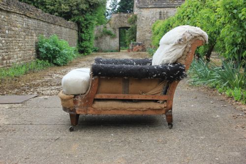 DEEP SEATED ENGLISH ARMCHAIR - ADDITIONAL PHOTO 2
