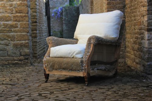 HOWARD STYLE ARMCHAIR - ADDITIONAL PHOTO 1