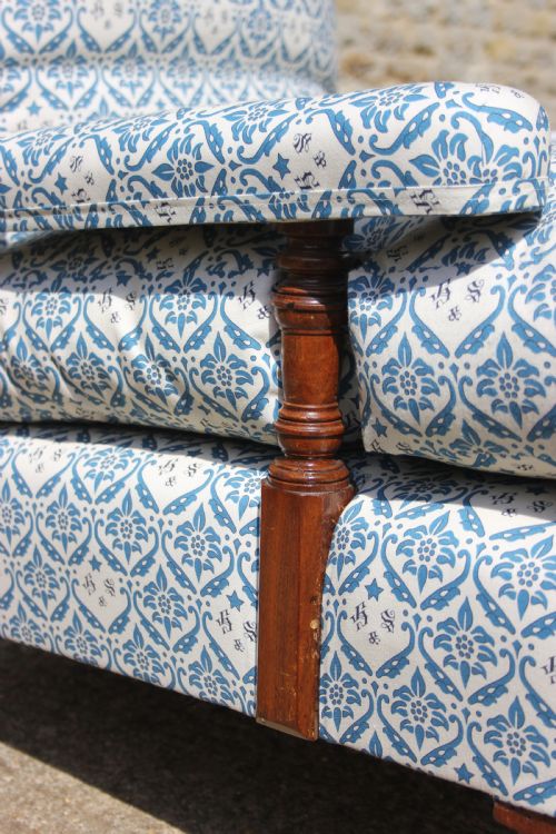 A EARLY HOWARD AND SONS OPENARMCHAIR - ADDITIONAL PHOTO 5