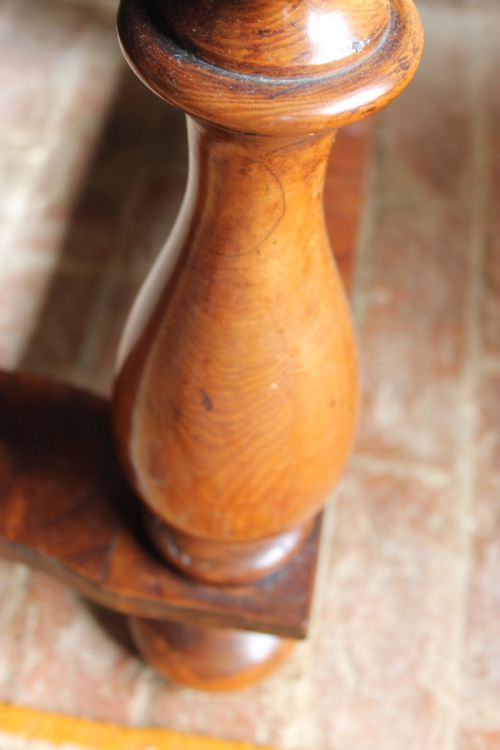 EARLY 18TH CENTURY YEW WOOD CHEST ON STAND - ADDITIONAL PHOTO 2