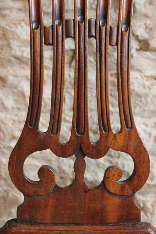 A PAIR OF MAHOGANY HEPPLEWHITE PERIOD HALL CHAIRS - ADDITIONAL PHOTO 1