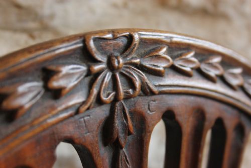A PAIR OF MAHOGANY HEPPLEWHITE PERIOD HALL CHAIRS - ADDITIONAL PHOTO 3