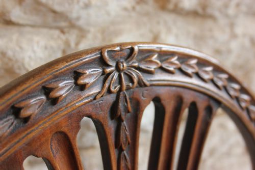 A PAIR OF MAHOGANY HEPPLEWHITE PERIOD HALL CHAIRS - ADDITIONAL PHOTO 4