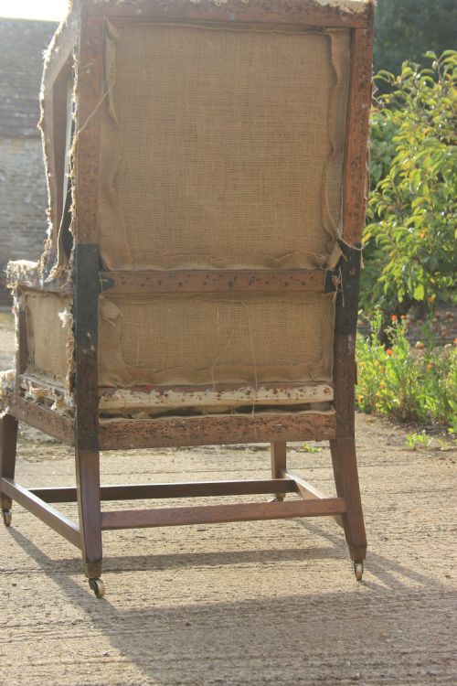 AN EARLY 18TH CENTURY WINGCHAIR - ADDITIONAL PHOTO 2