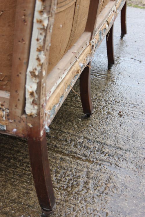 A SUPERB EARLY 19TH CENTURY SOFA - ADDITIONAL PHOTO 4