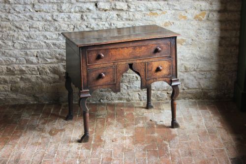 an unusual 18th century oak lowboy - CATEGORY: ANTIQUE FURNITURE - DATED 18TH CENTURY