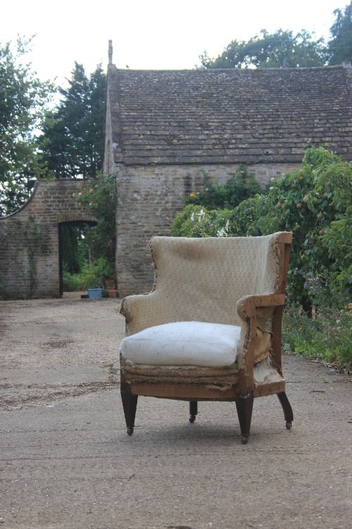 Very cute, Edwardian barrel back