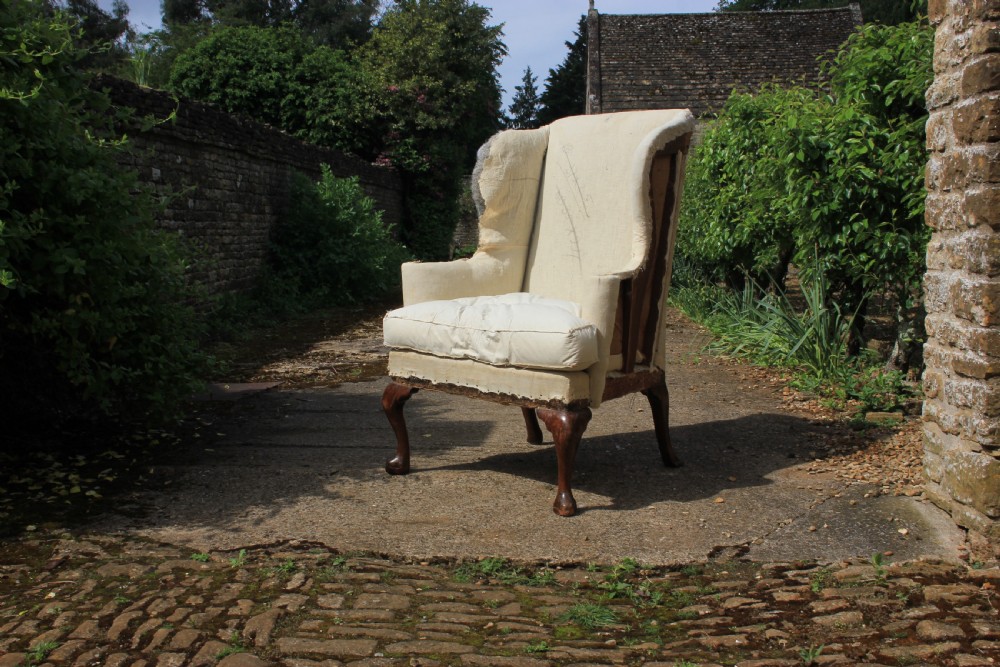 An 18th century Elm wingchair