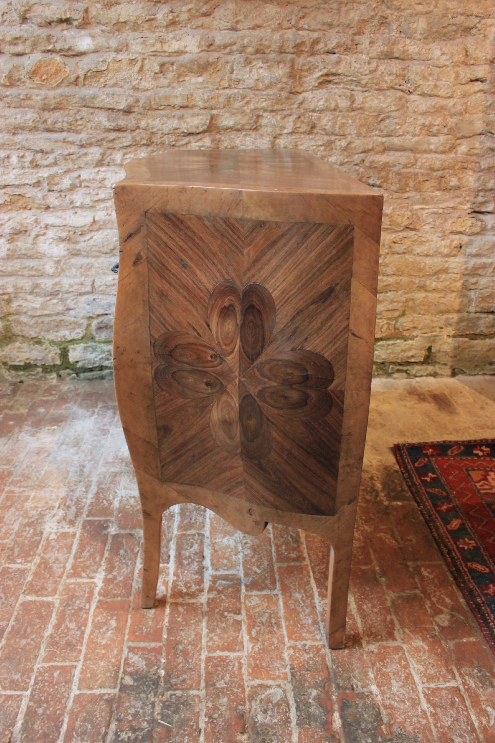 Late 18th century Oyster veneer chest of draws View II