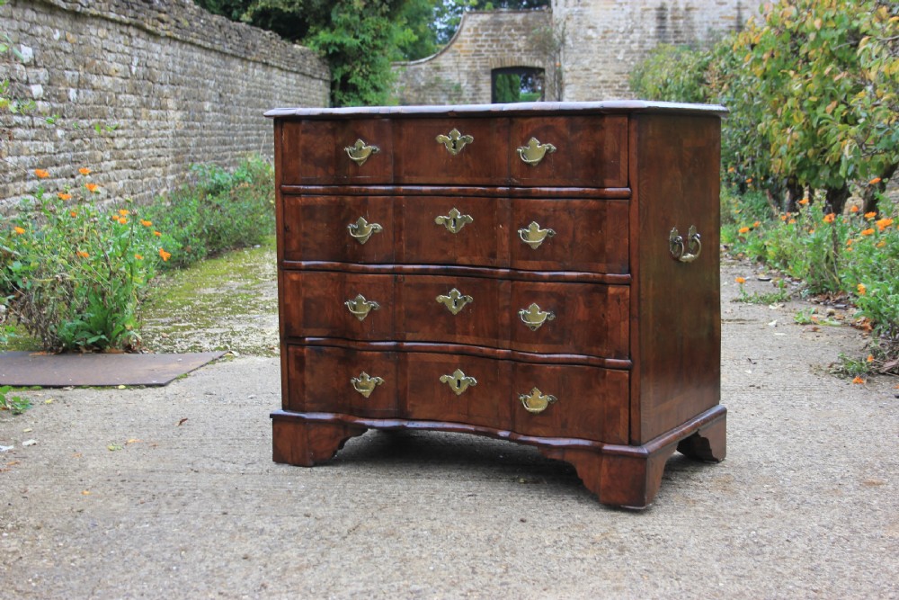 An 18th century Dutch Elm chest of drawers
