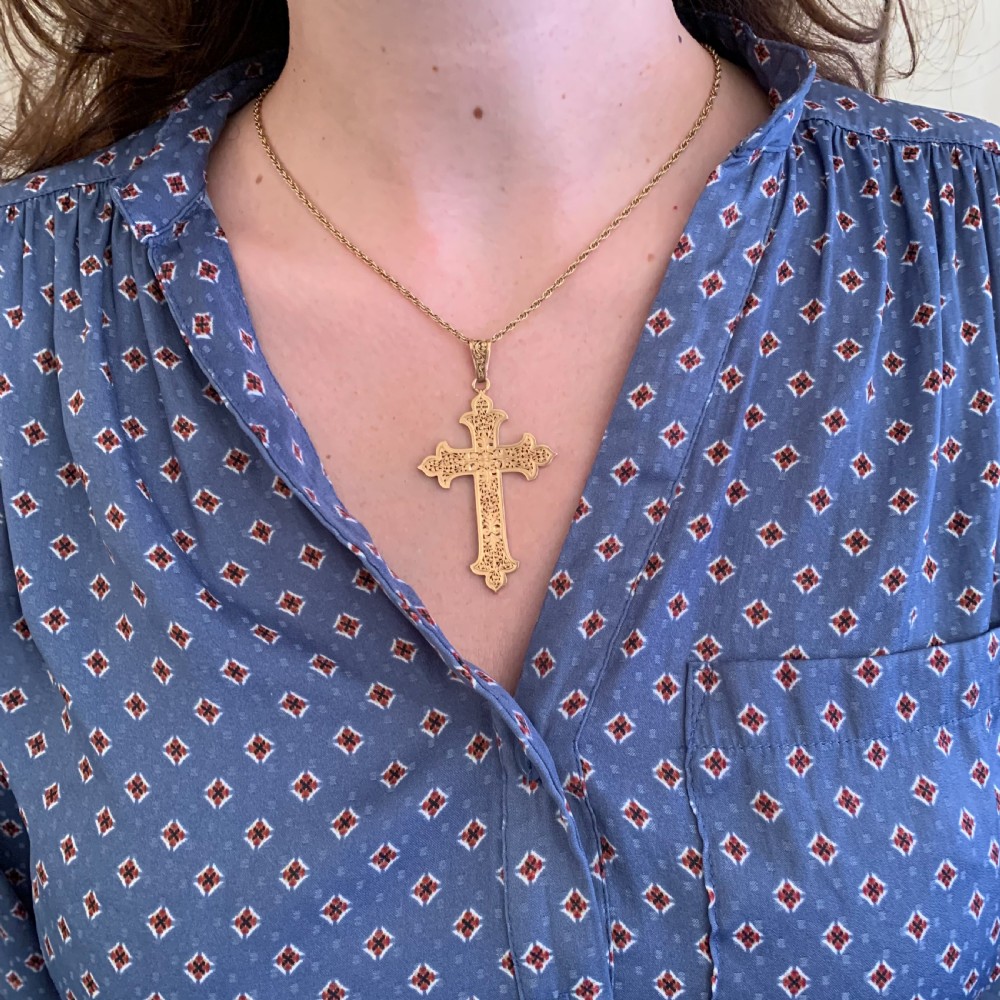 Antique Art Nouveau Cross Pendant, 18kt Yellow Gold, France, circa 1905 View VII