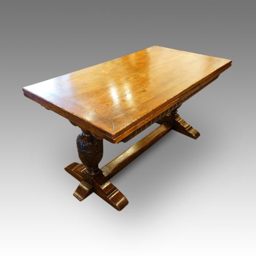 fig 1. Harrods Oak refectory draw-leaf dining table