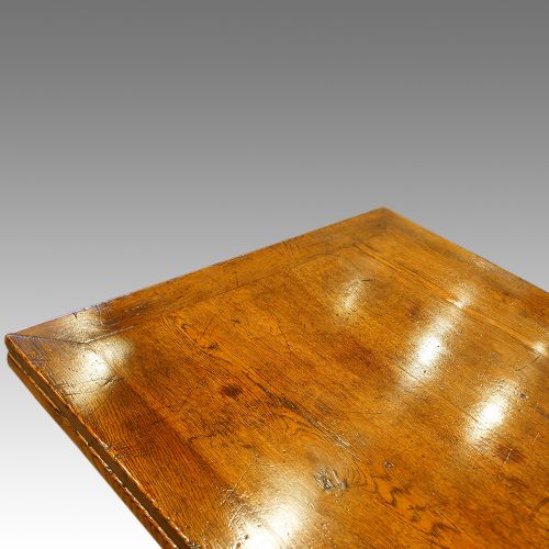fig 2. Harrods Oak refectory draw-leaf dining table