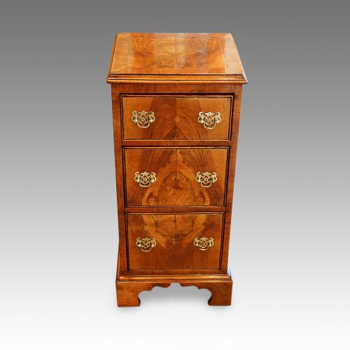 Walnut George I Style Small Chest
