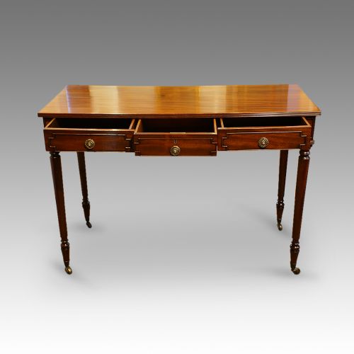 fig 1. Regency mahogany side table, in the manner of Gillow of Lancaster