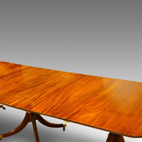 fig 4. Georgian style 3 pedestal mahogany dining table
