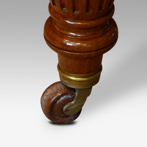 fig 4. Edwardian walnut extending dining table