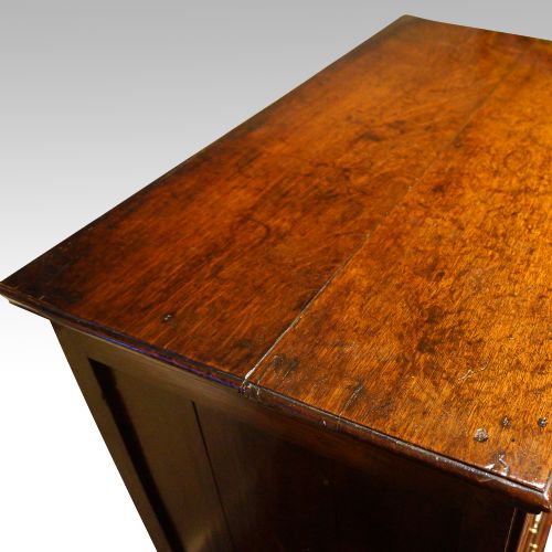 fig 5. 18thc oak and walnut chest of drawers