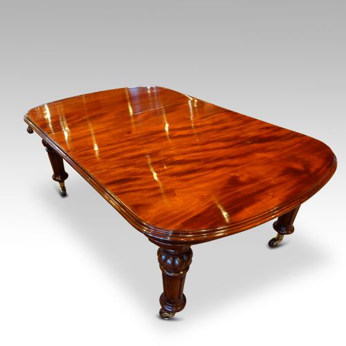 fig 4. Victorian mahogany 10+ seat dining table