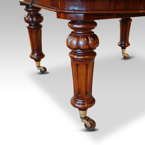 fig 5. Victorian mahogany 10+ seat dining table