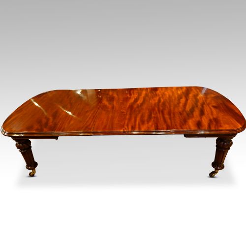 fig 7. Victorian mahogany 10+ seat dining table