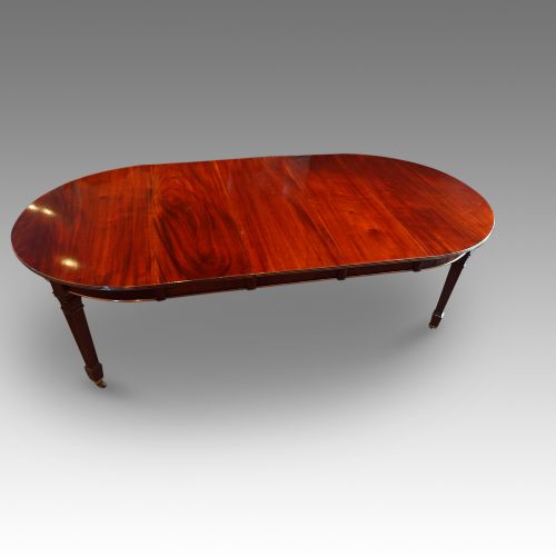 fig 7. Edwardian mahogany extending dining table