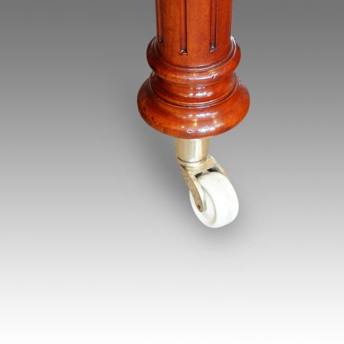 fig 1. Victorian extending dining table