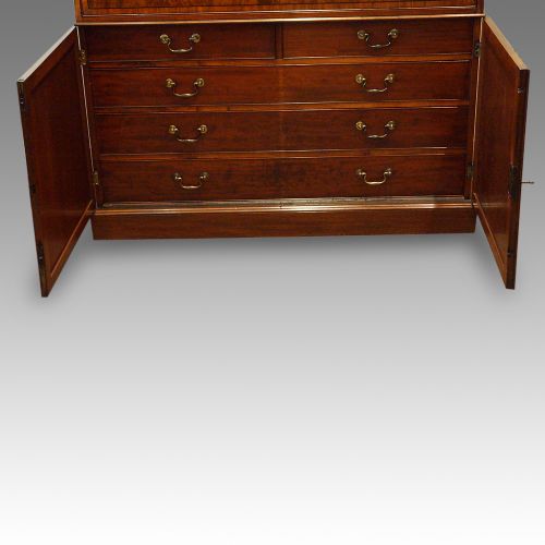 fig 5. George III mahogany secretaire bookcase