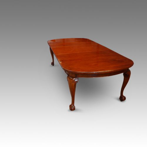 fig 3. Edwardian mahogany extending dining table