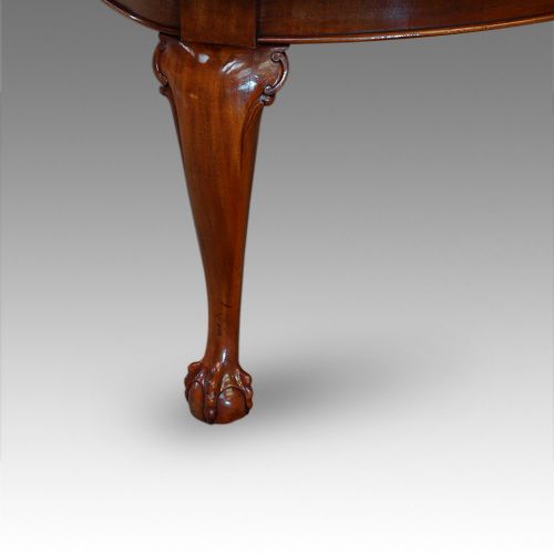 fig 5. Edwardian mahogany extending dining table