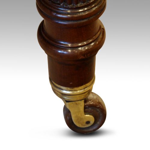 fig 1. Edwardian mahogany small dining table