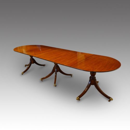 Antique Mahogany 3 Pillar Dining Table