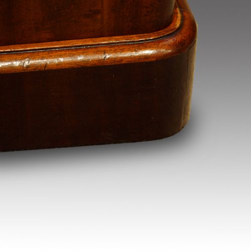 fig 4. Victorian mahogany library bookcase