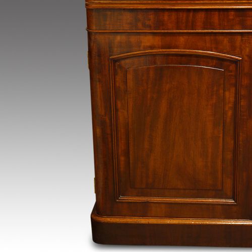 fig 5. Victorian mahogany library bookcase