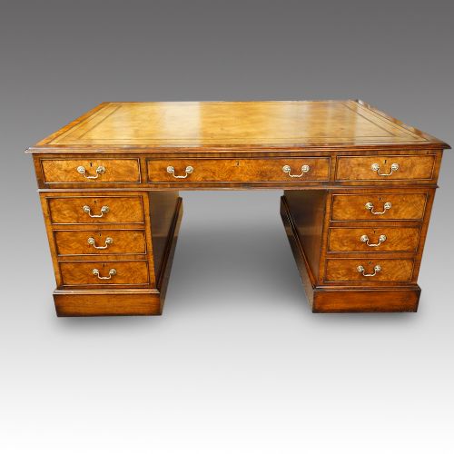 fig 4. George V walnut partners desk