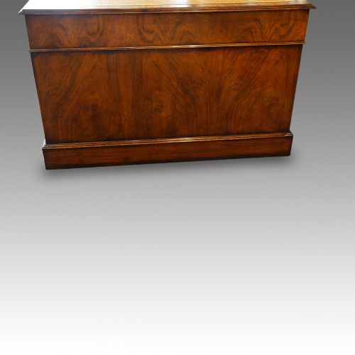 fig 7. George V walnut partners desk