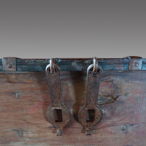 fig 4. Antique Colonial merchant’s chest
