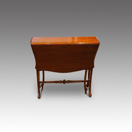 fig 3. Edwardian mahogany Sutherland table