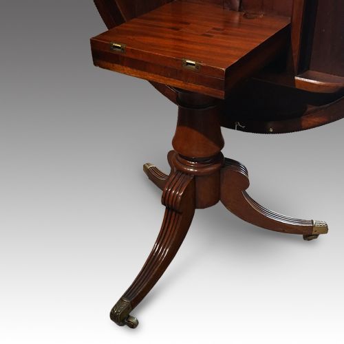fig 4. William IV mahogany small dining table