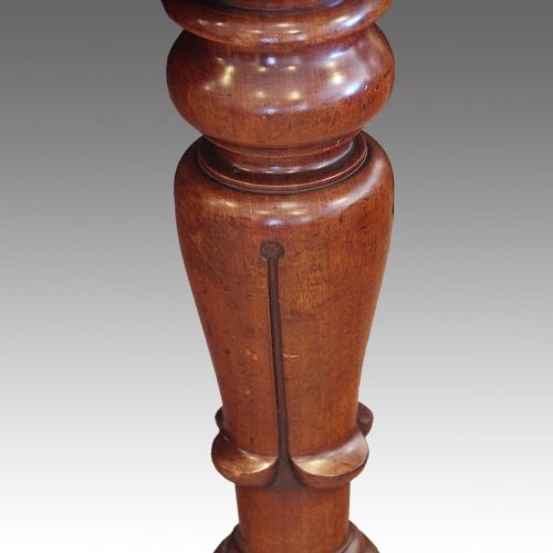 fig 5. William IV mahogany extending dining table