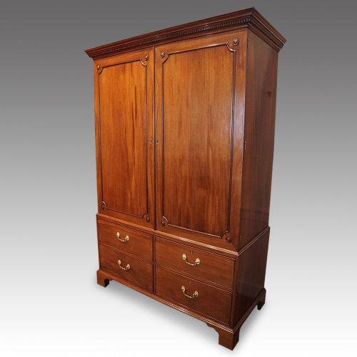 fig 8. George III mahogany cupboard press