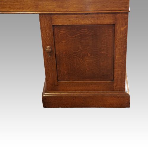 fig 3. Victorian oak partners desk