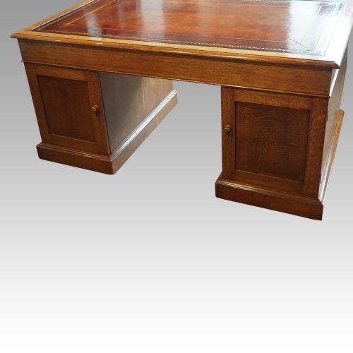 fig 7. Victorian oak partners desk